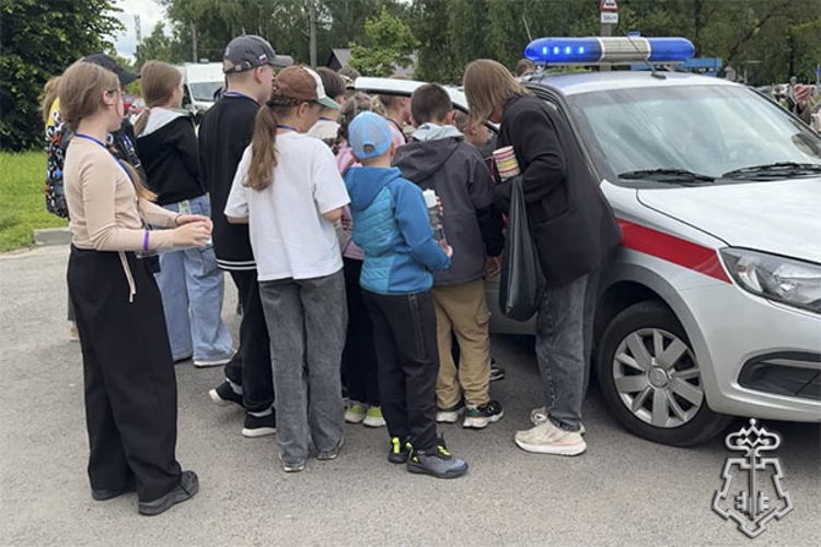 В Смоленске сотрудники вневедомственной охраны поддержали акцию «Каникулы с Росгвардией»