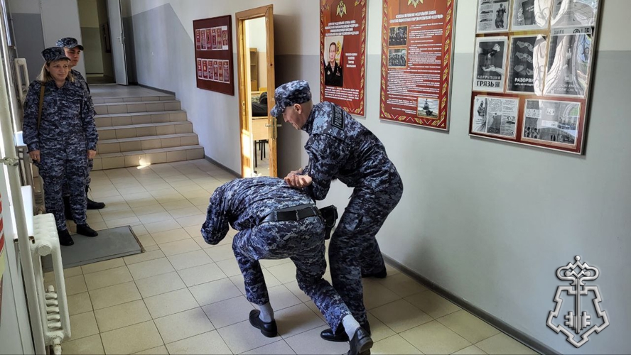 Сотрудники вневедомственной охраны приняли участие во всероссийских антитеррористических учениях в Смоленсок области