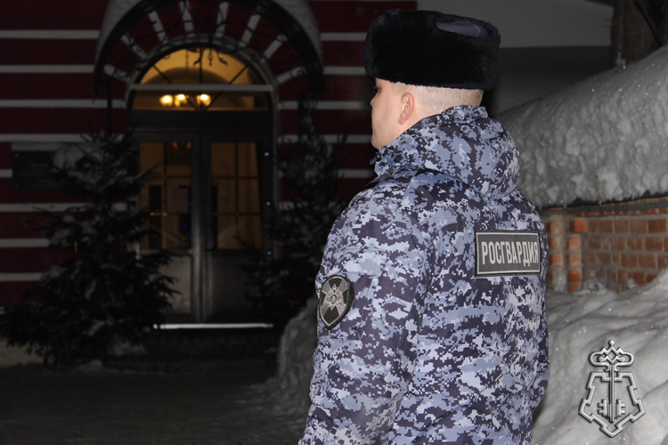 СМОЛЕНСКИЕ РОСГВАРДЕЙЦЫ ПРИНЯЛИ УЧАСТИЕ В ОБЕСПЕЧЕНИИ ПОРЯДКА ВО ВРЕМЯ ПРАЗДНОВАНИЯ КРЕЩЕНИЯ ГОСПОДНЯ