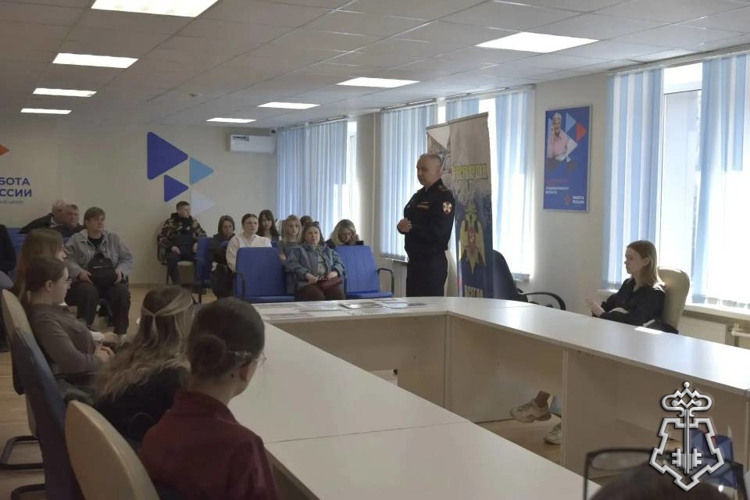 В СМОЛЕНСКЕ СОТРУДНИКИ РОСГВАРДИИ РАССКАЗАЛИ О ПРИЕМЕ НА СЛУЖБУ