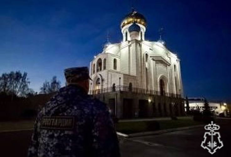 В СМОЛЕНСКОЙ ОБЛАСТИ РОСГВАРДЕЙЦЫ ОБЕСПЕЧИЛИ ОХРАНУ ОБЩЕСТВЕННОГО ПОРЯДКА ВО ВРЕМЯ ПРАЗДНОВАНИЯ ПАСХИ