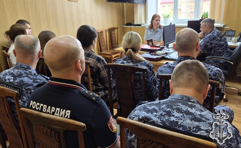 С СОТРУДНИКАМИ ВНЕВЕДОМСТВЕННОЙ ОХРАНЫ ПРОВЕЛИ ПРОФИЛАКТИЧЕСКУЮ БЕСЕДУ