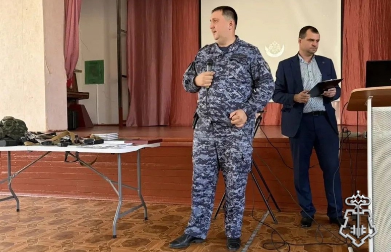 В РОСЛАВЛЕ СОТРУДНИКИ РОСГВАРДИИ РАССКАЗАЛИ О ПРИЕМЕ НА СЛУЖБУ